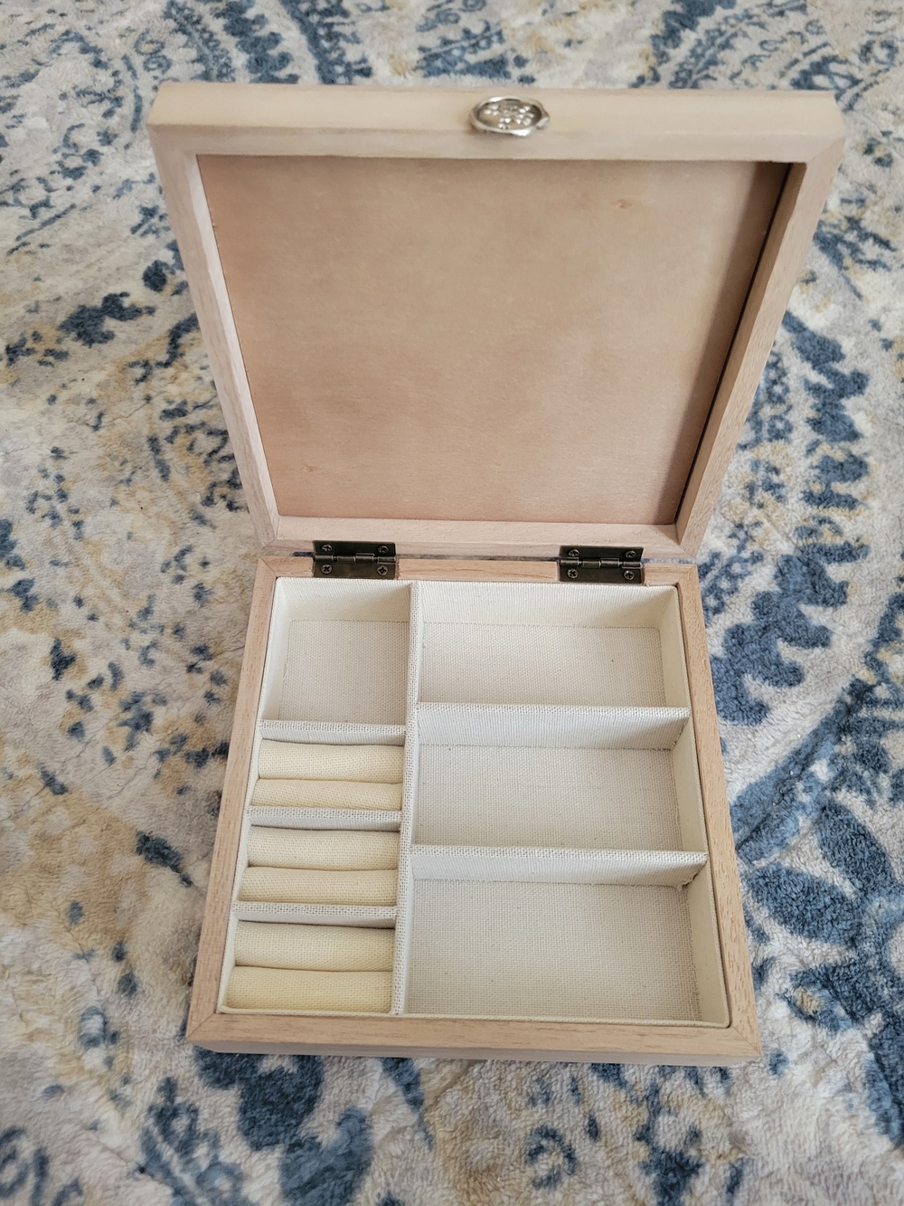 NWT For Mom,Natural Wood Jewelry Organizer with Cream Insert and Navy Script